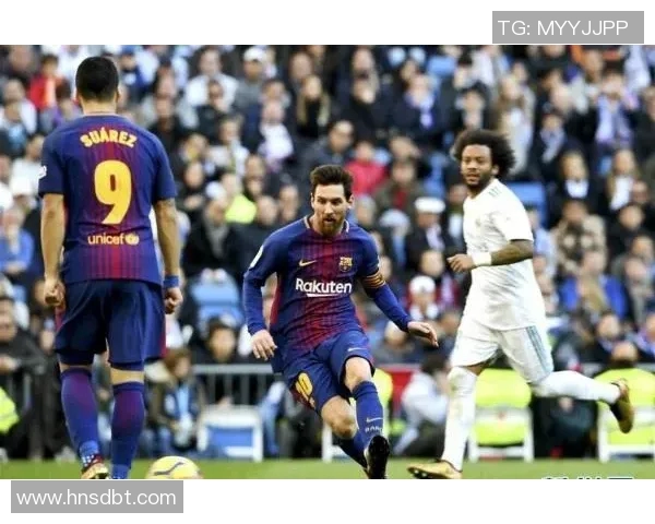 足球明星身高揭秘从梅西到C罗的身高对比与精彩瞬间分享